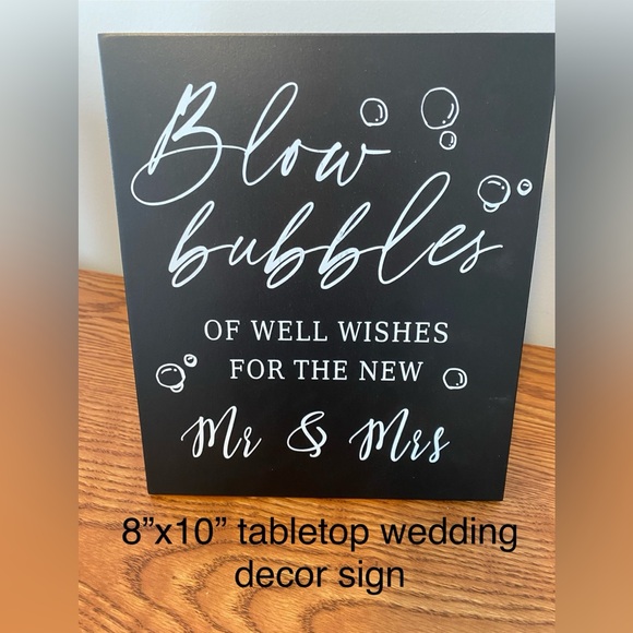 Assorted Wedding Decorations - Picture 2 of 5